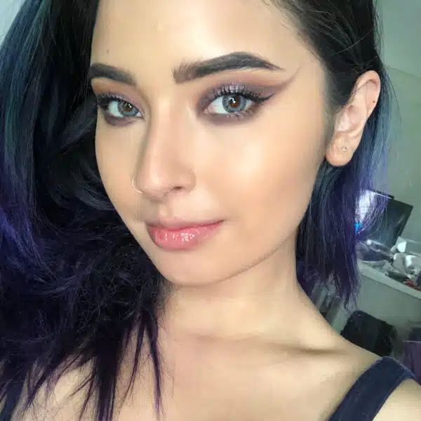 colored contacts