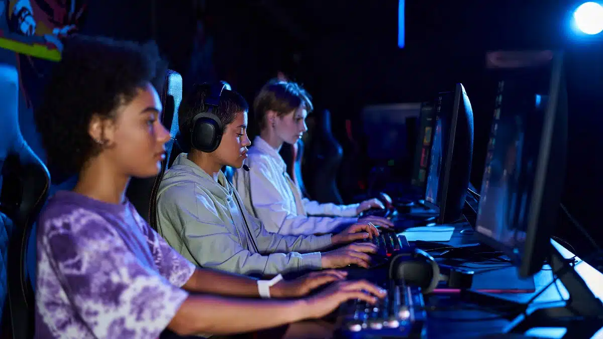 Play Online Games 