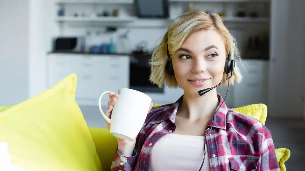 15 Relaxed Jobs You Can Do Right From Home customer support woman headset(1)