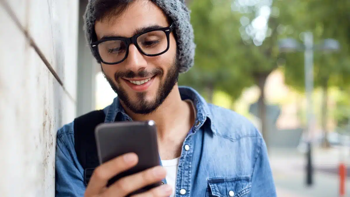 man glasses beanie mobile app