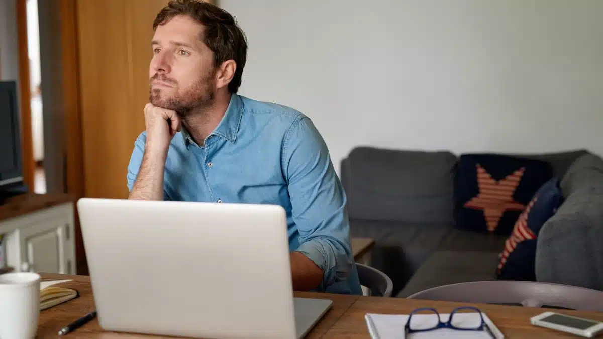 15 Office Rules That Quietly Grow Their Income man-bored-at-work