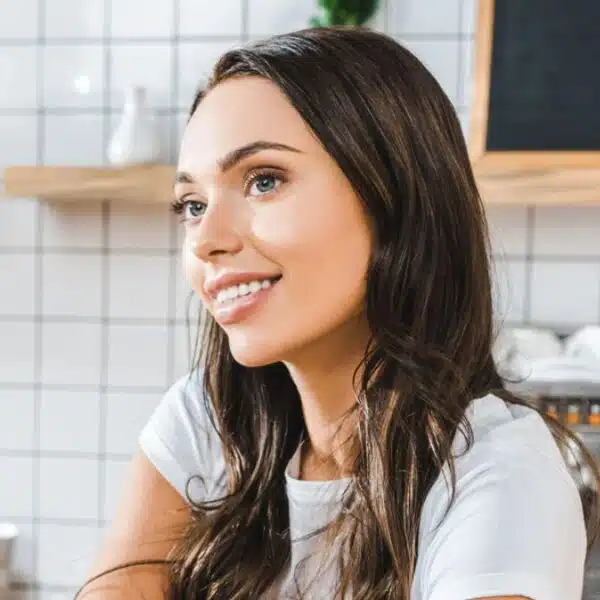 woman in a coffee shop